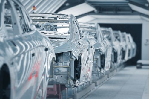 小鵬汽車(chē)年度毛利率首次轉(zhuǎn)正，營(yíng)收近60億，押注智能化與云計(jì)算設(shè)備銷(xiāo)售厚積薄發(fā)